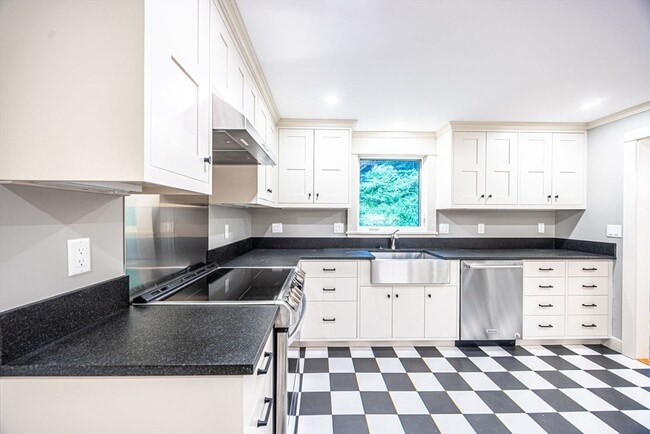 85 Woodland Rd