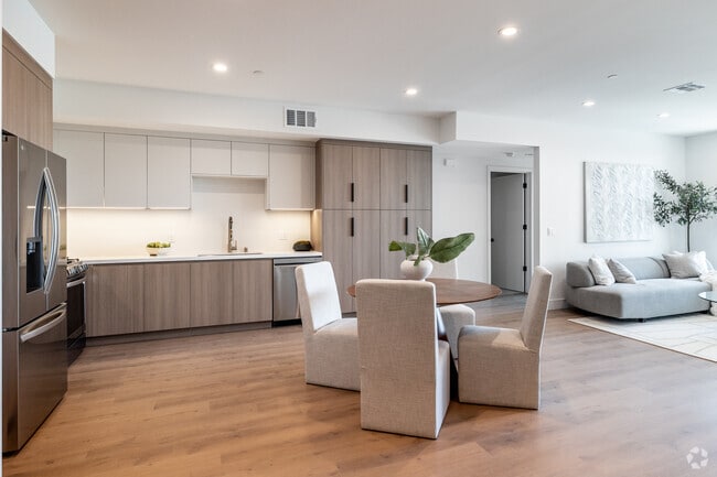 3 habitaciones, 2 baños, 111,5 m², cocina y comedor - 1557 S Orange Grove Ave