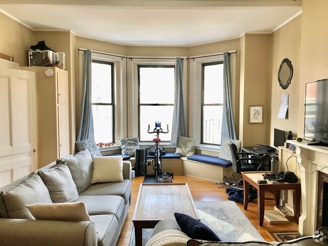 Building Photo - 337 Beacon St Unit 6 Rental
