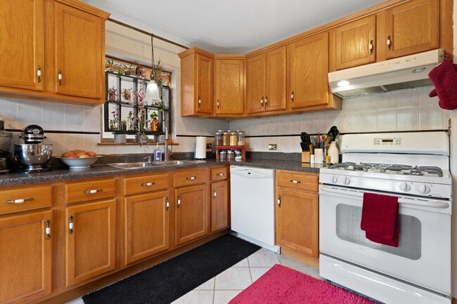 Photo - 5515 N Artesian Ave Unit 1