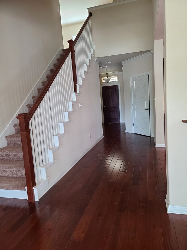 Photo - 218 Simmons Dr