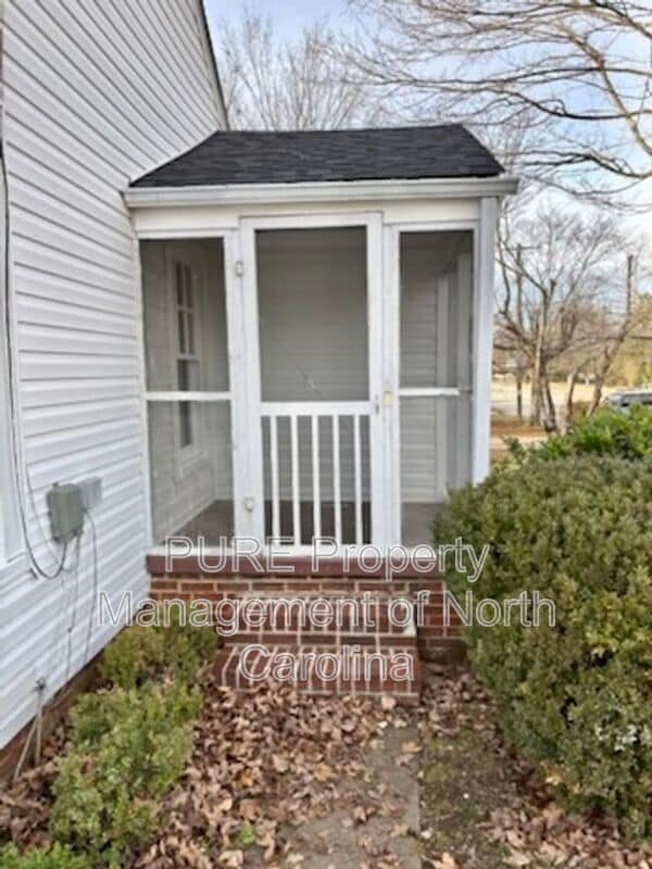 Photo - 1402 S Main St