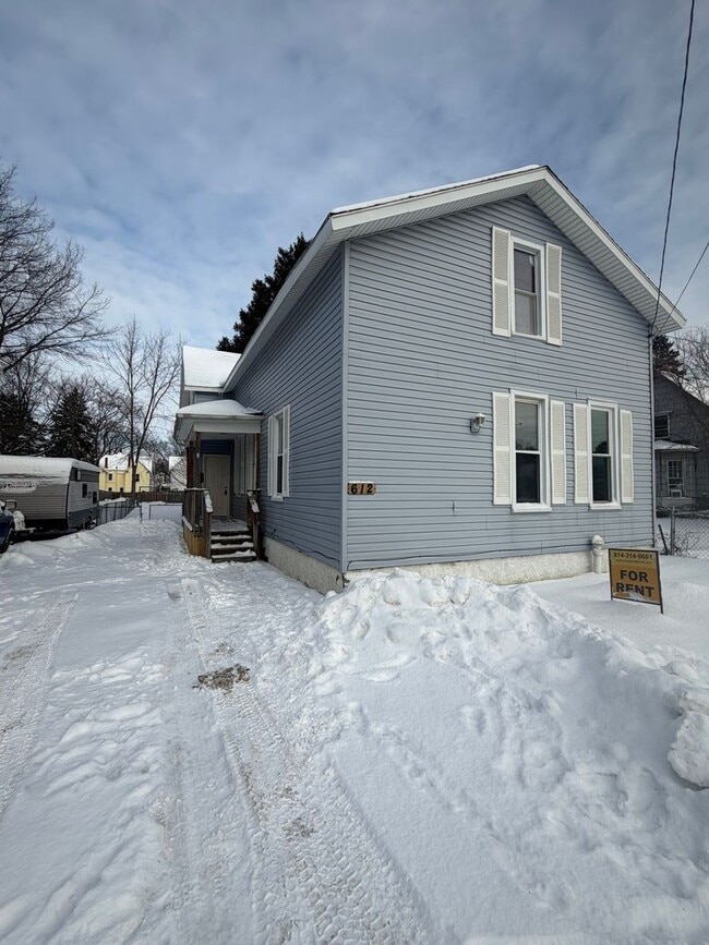 Building Photo - Ranch 3 Bedroom House