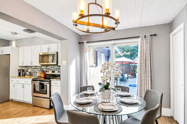 Photo - 4310 Applecrest Dr