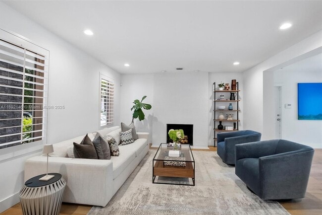 Photo - 1525 Mantua Ave