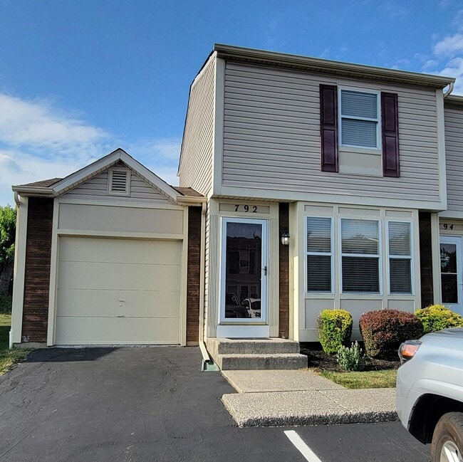 Building Photo - 792 Ficus Dr Unit 28A
