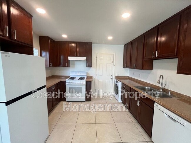 Photo - 422 Rosa Parks Rd