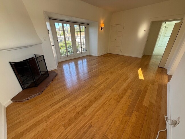 Photo - 1154 N Curson Ave Unit 1156