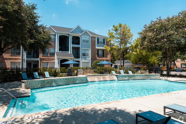 Building Photo - Centre at Columbia Court Rental