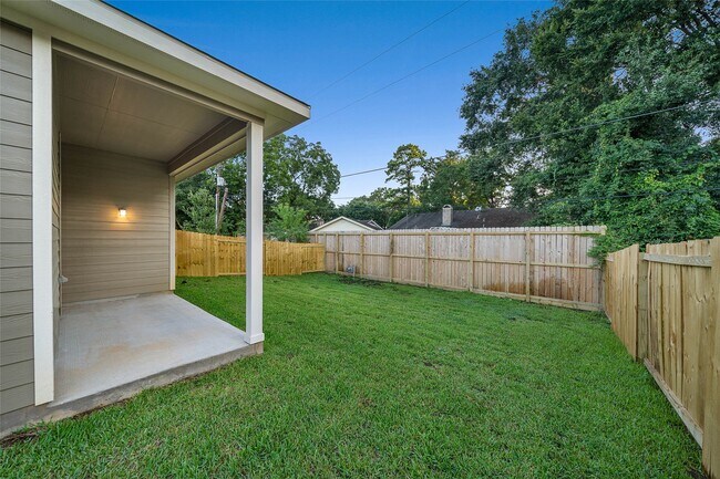 202 Oakcrest