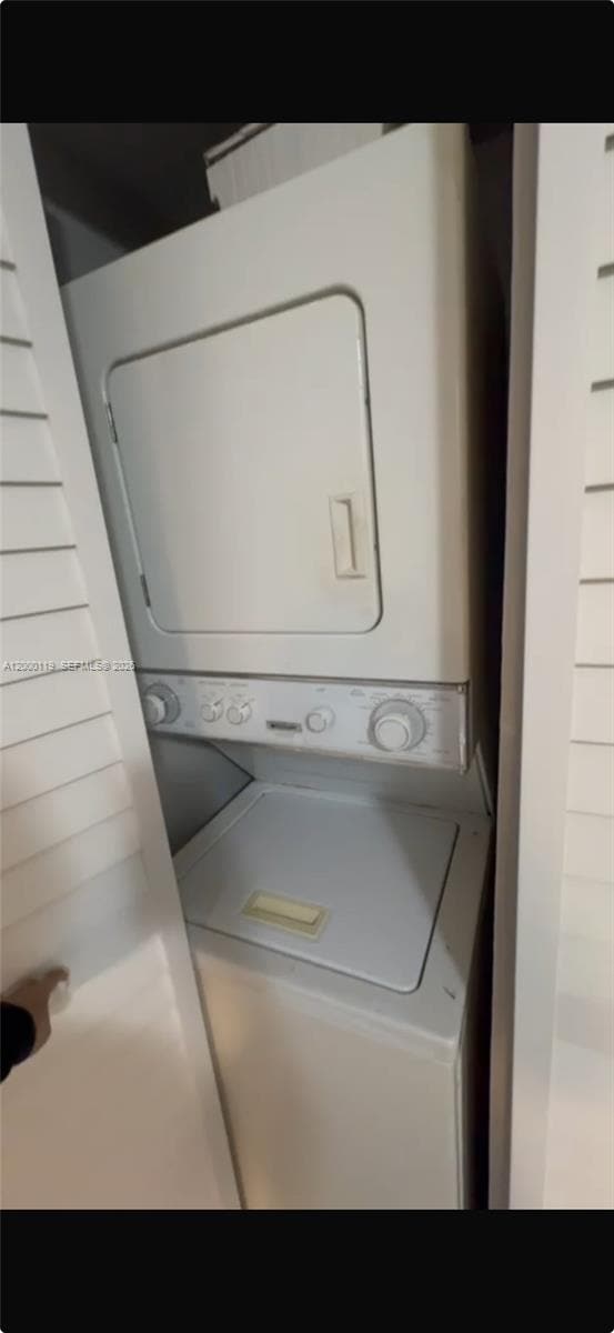 Building Photo - 7100 NW 179th St Unit 102