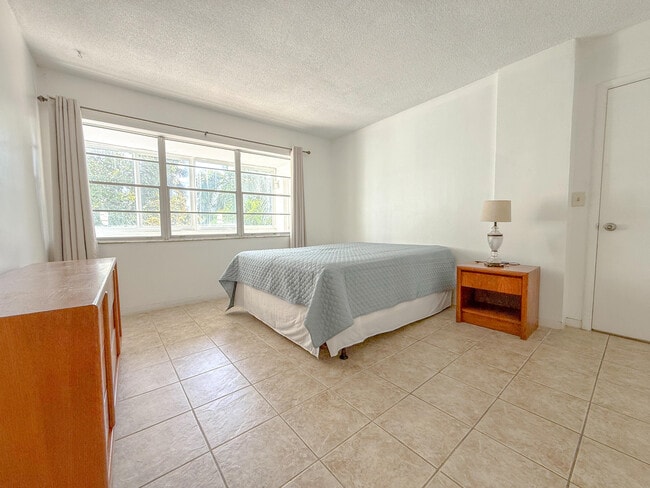 Photo - 1333 E Hallandale Beach Blvd Unit 335