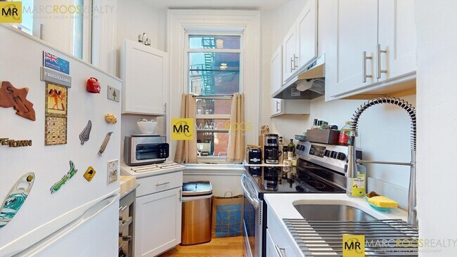 Photo - 396 Beacon St