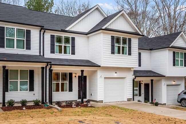 Photo - MOVE IN READY! 4 bedroom 2.5 bathroom town...