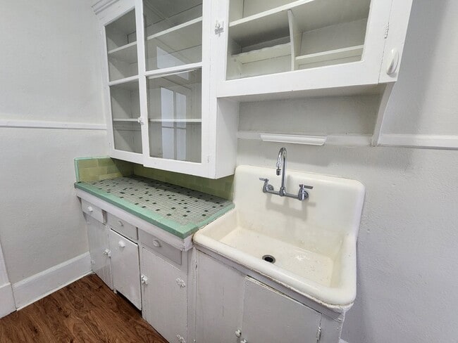 415 E 1st Ave Unit 2