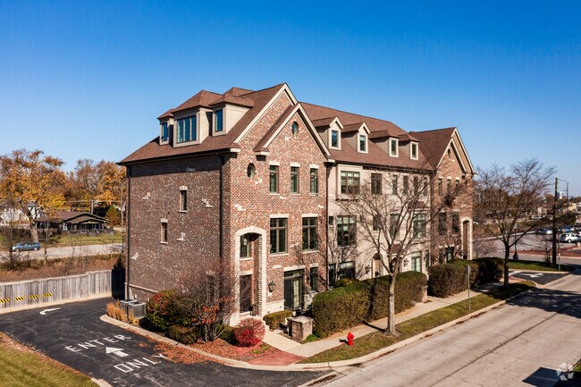 Photo - 136 W Quincy Ave