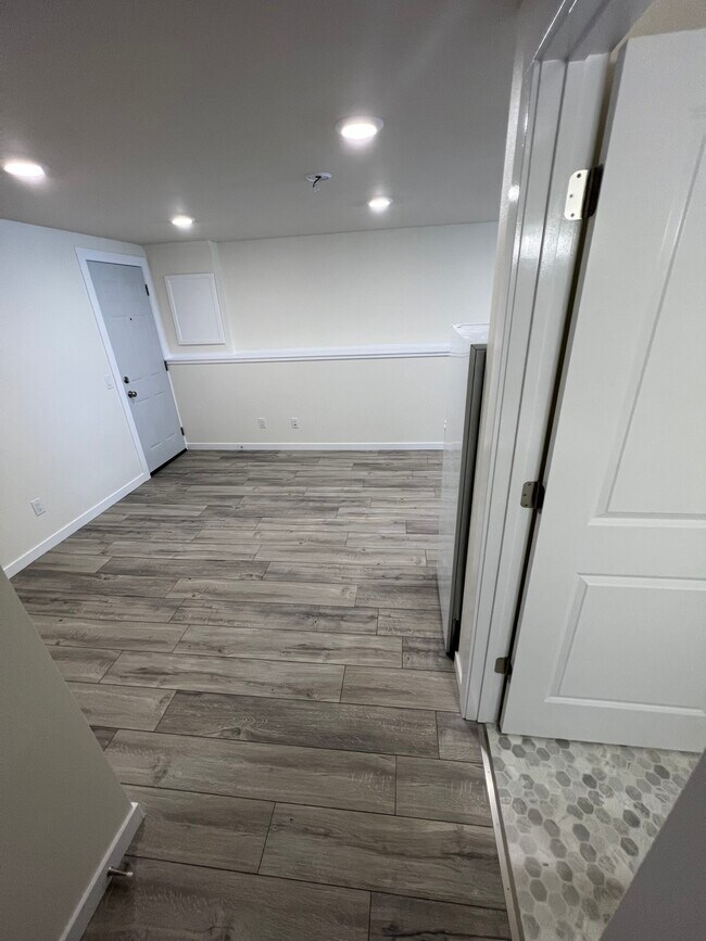 Photo - 6118 Strathmore Ln Unit B