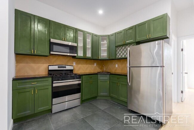 Photo - Newly Renovated Spacious 4 Bed 2 Bath in Bed Stuy!