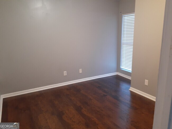 Photo - 170 Governors Dr