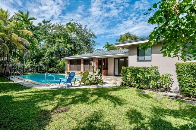Building Photo - 9100 SW 81st Ave Rental