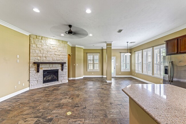 Photo - 18318 W Williams Bend Dr