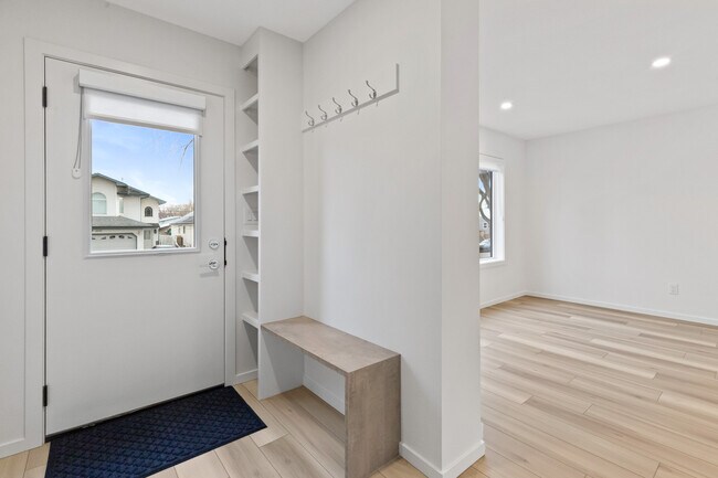 Photo - 11440-11487 87 St NW Unit 2