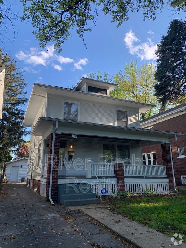 Building Photo - 428 W Cook St Rental