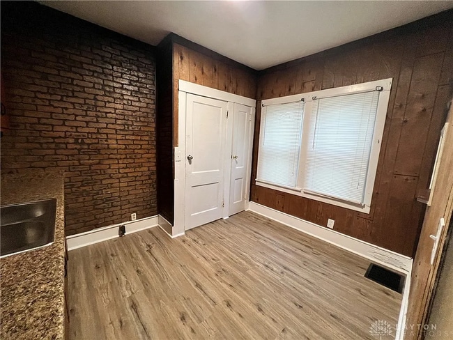 Photo - 3234 Oakridge Dr