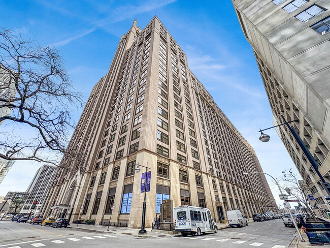 Building Photo - 680 N Lake Shore Dr Unit 518