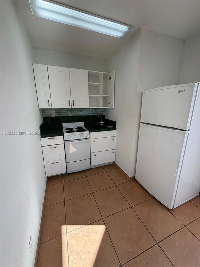 Photo - 3650 SW 92nd Ave Unidad 2