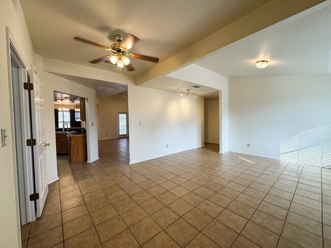 Photo - 123 La Paloma Dr