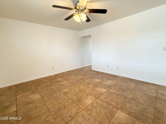 Photo - 512 N Valley Dr