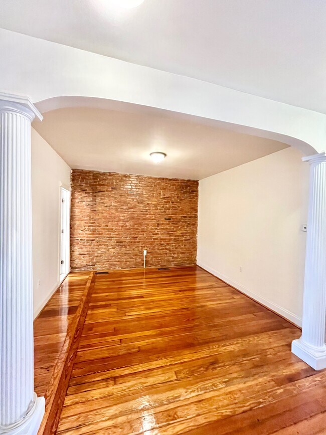 Photo - 35 Adamson St Unit 2