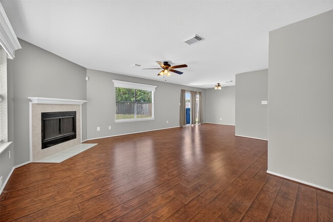 Photo - 1107 Pennygent Ln