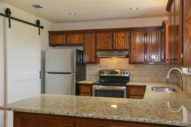 Photo - 13000 S Robinson Ave Casa