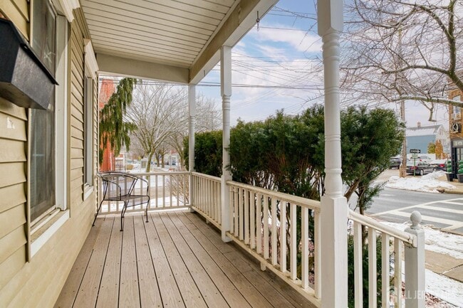 Photo - 61 N Main St