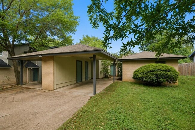 Building Photo - 2412 Burleson Ct