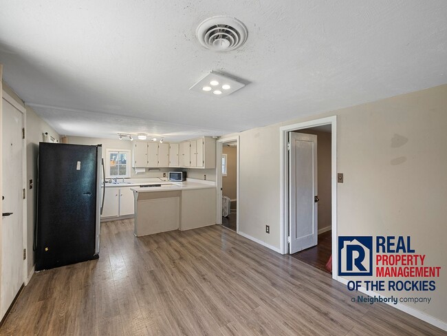 Photo - 2 Bed, 2 Bath with Yard, Parking & Laundry – Pet Friendly