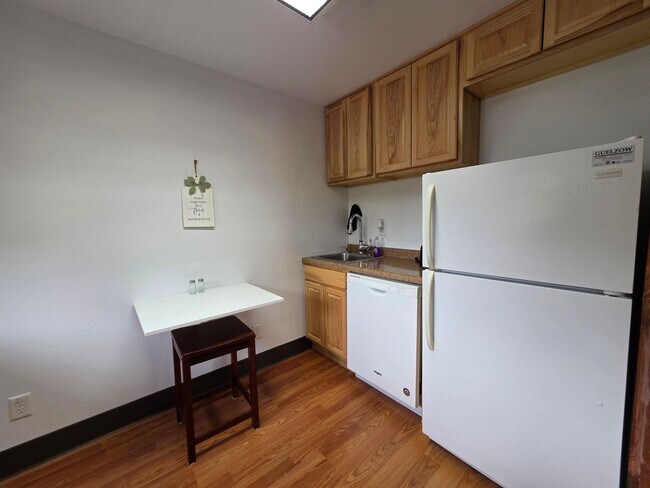 Photo - 840 Lincoln St Unit Upper