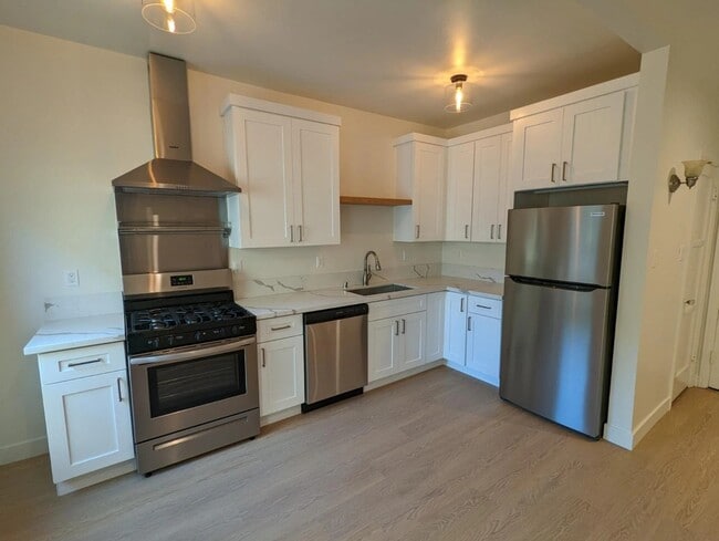 Building Photo - 559 Normandie Ave Rental