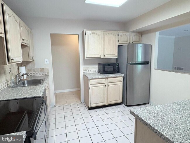 Photo - 5817 Edson Ln Unit T2