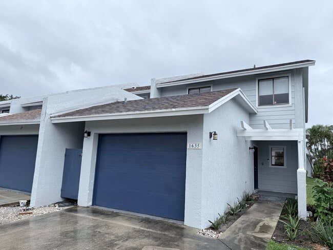 Photo - 1635 Woodbridge Lakes Cir