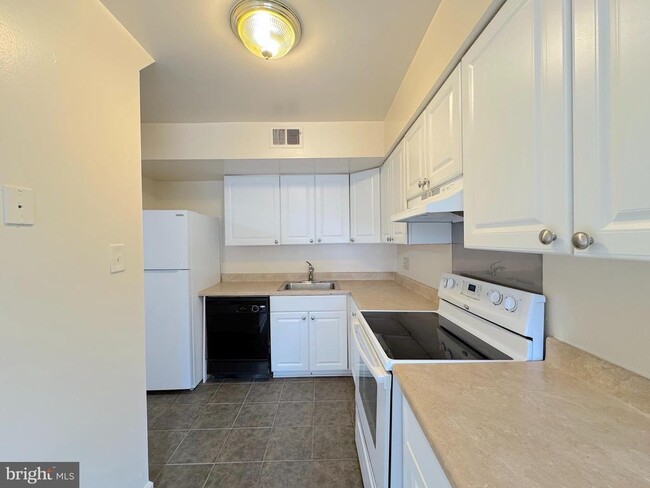 Photo - 4643 Logsdon Dr