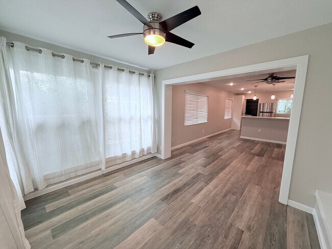 2716 Blossom Dr