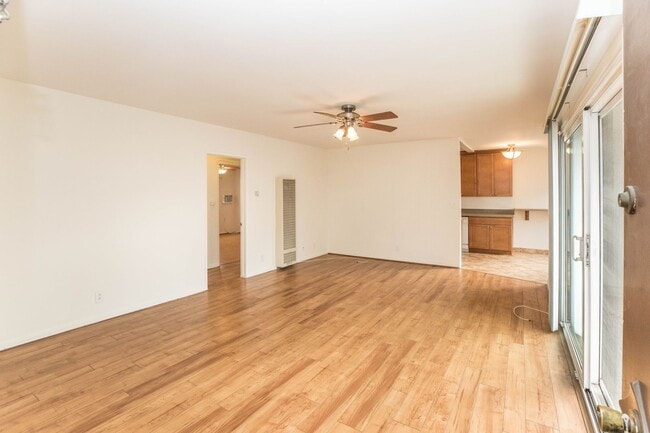 Building Photo - 1336 Centinela Ave Unit 10 Rental