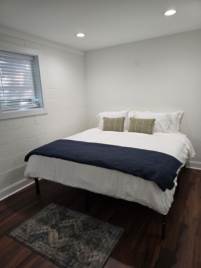 Photo - 1307 Buncombe Rd Unit ID1234795P