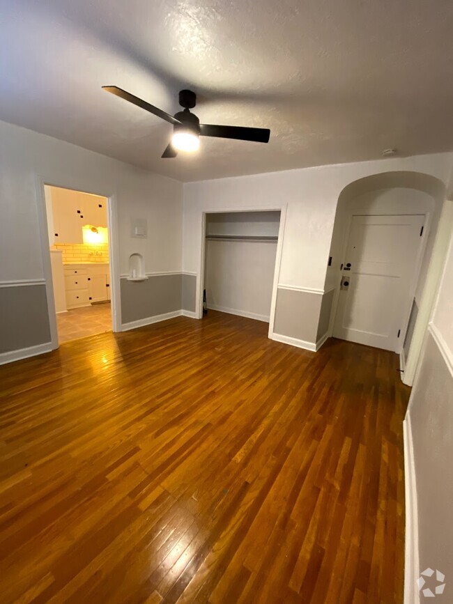 Building Photo - 141 E 1st Ave Unit 406 Rental