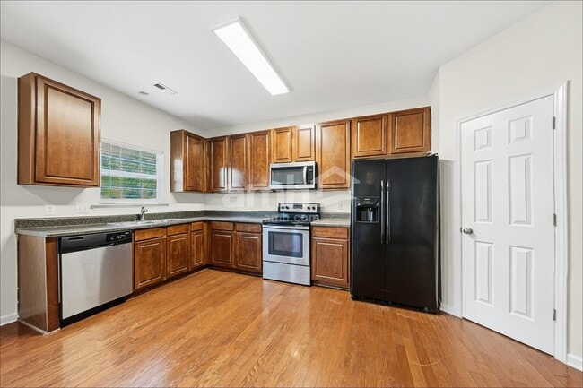 Photo - 1010 Golden Crest Dr
