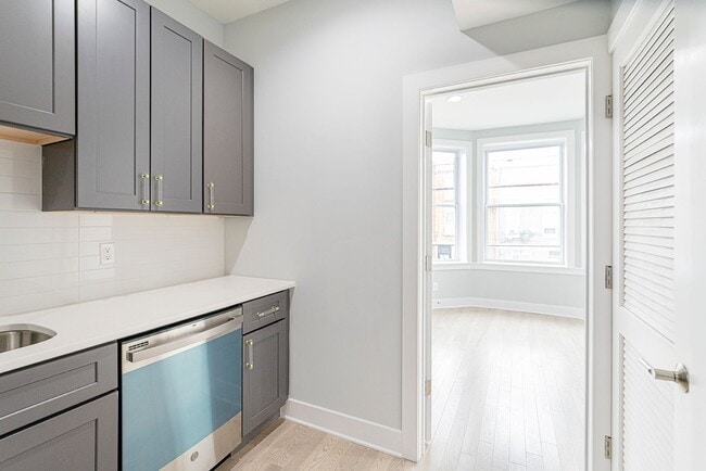 Photo - 2808 W Oxford St Unit 2