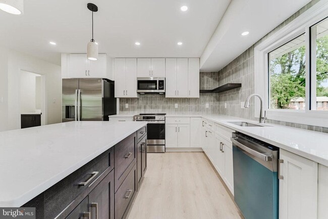 Photo - 7107 Sontag Way